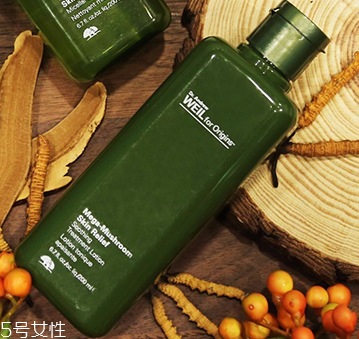 為什么油皮會(huì)變成干皮？三個(gè)油皮護(hù)膚誤區(qū)