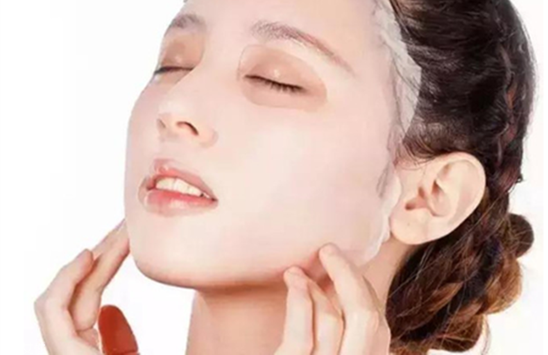 護膚水用了臉上刺痛怎么回事？這3點是關(guān)鍵