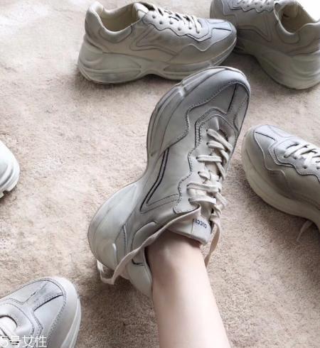 gucci老爹鞋有女款嗎？明星們?nèi)耸忠浑p