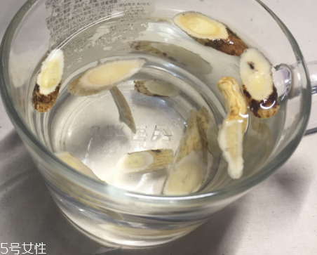 黃芪是甘草嗎？不是一種東西