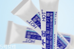阿達(dá)帕林凝膠含激素嗎？
