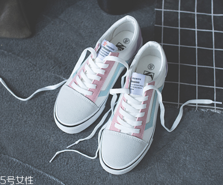 帆布鞋褪色如何修復(fù)？帆布鞋褪色要注意