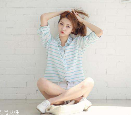 2022流行什么襯衫？美麗大方的春日女神