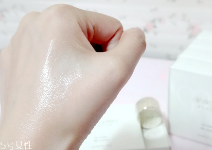 乳液和面霜的正確使用方法 日?；A(chǔ)護(hù)膚