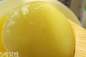蜂王漿是什么味道？辣味跟酸味