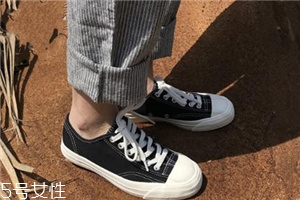 帆布鞋和板鞋有什么區(qū)別？帆布鞋板鞋大對比