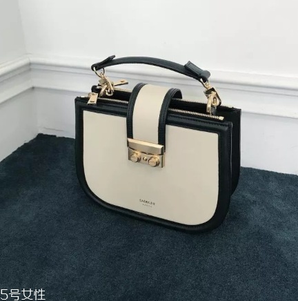 saddler seoul是什么牌子？終于不用撞包了