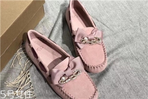 ugg豆豆鞋多少錢一雙？ugg也有單鞋