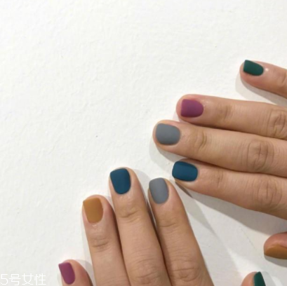 涂一次指甲油多久卸掉？最好是半個月卸掉