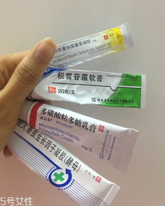 痘印顏色加深是怎么回事？補水還不夠