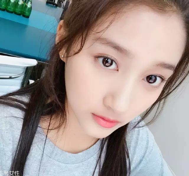春天適合什么唇妝？4款簡單易上手的撩動唇色