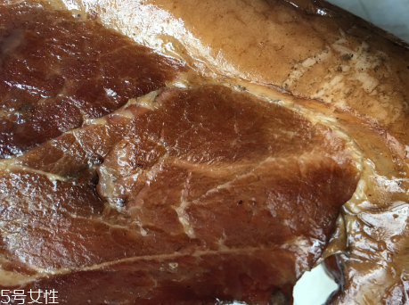 煙熏臘肉會致癌嗎？別大量吃就行