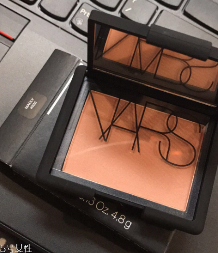 nars sex appeal腮紅干嗎？略飛粉不過可以接受