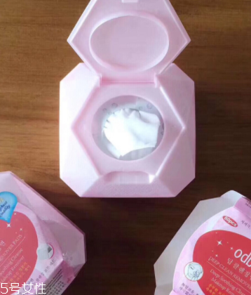 用完卸妝巾還用洗臉么？不洗凈會刺激皮膚