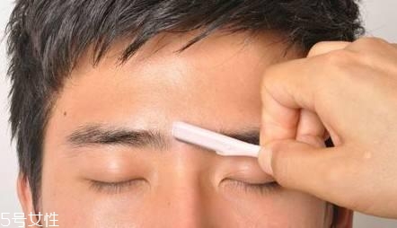 男生怎么化妝顯臉??？這4個(gè)地方化好秒帥