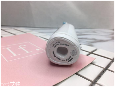 歐樂(lè)b電動(dòng)牙刷怎么樣？四個(gè)刷頭很好用