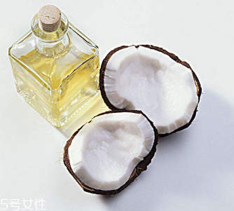 椰子油是酸性還是堿性？屬于弱酸性