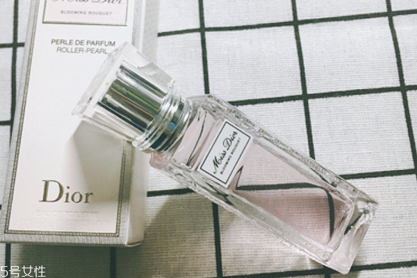 迪奧滾珠香水怎么使用？dior滾珠香水用法