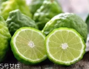 柑橘調香水好聞嗎？吃了這個大橘子