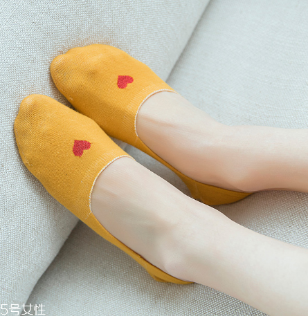 襪子粘有頭發(fā)怎么辦？巧妙利用身邊物品