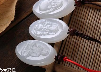 本命佛能戴著睡覺嗎？本命佛戴著睡覺好處多