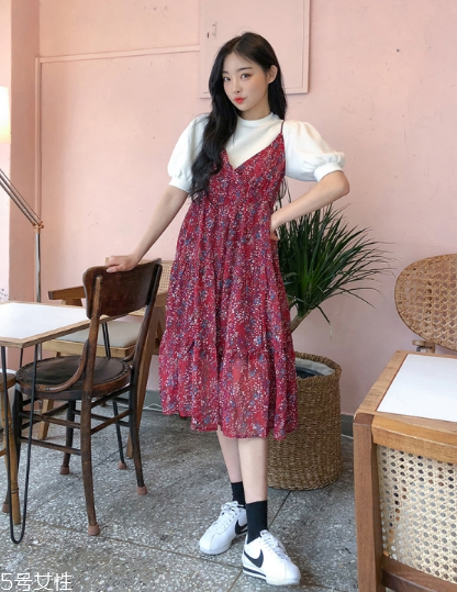 印花連衣裙配什么鞋子？印花連衣裙搭配鞋子圖片