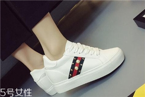 小白鞋可以用漂白水洗嗎？不要長期用漂白水洗小白鞋