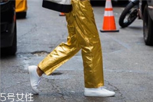 小白鞋脫皮了怎么修復(fù)？小白鞋脫皮修復(fù)技巧