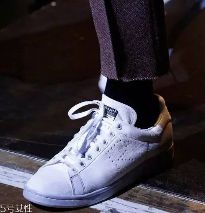 小白鞋曬黃了怎么辦？小白鞋曬黃了這樣恢復