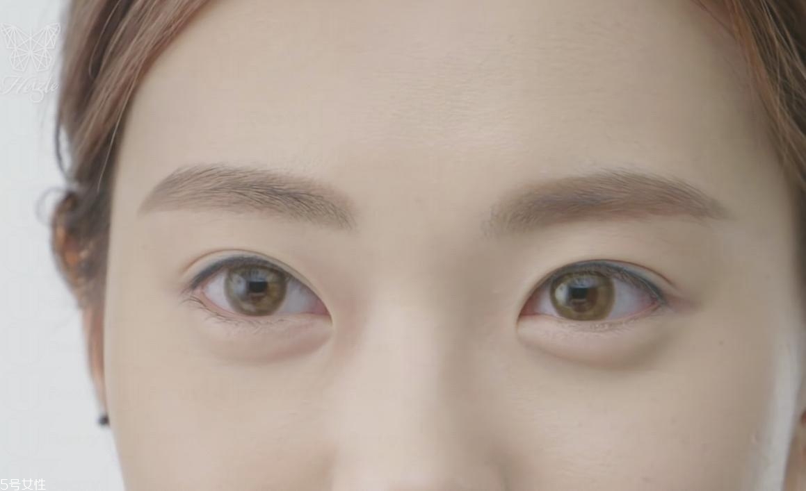 優(yōu)雅氣質(zhì)妝容教程 氣質(zhì)典雅妝容教學