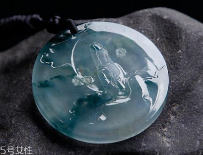 翡翠可以戴著洗澡嗎？翡翠洗澡能戴嗎