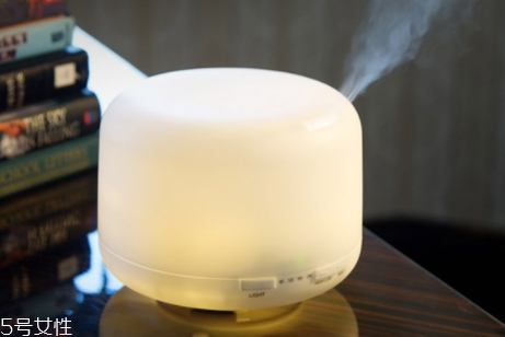 香薰燈怎么用？精油香薰燈使用注意事項
