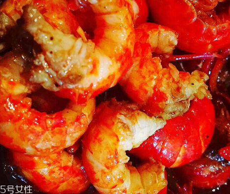麻辣小龍蝦是海鮮嗎？麻辣小龍蝦屬于海鮮嗎？