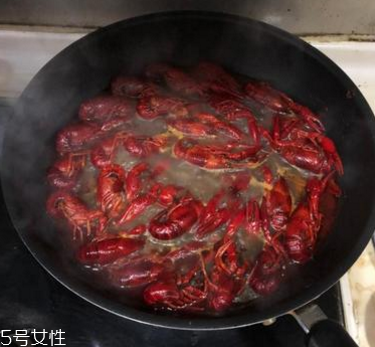 麻辣小龍蝦是發(fā)物嗎？麻辣小龍蝦的性質(zhì)