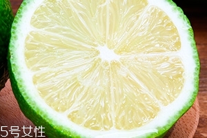 青檸檬可以泡蜂蜜嗎？青檸檬泡蜂蜜味道好嗎？