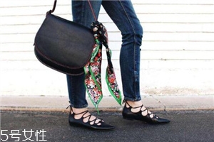 瑪麗珍鞋怎么搭配衣服？瑪麗珍鞋搭配圖片