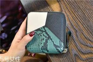 錢(qián)包長(zhǎng)毛了怎么清洗？錢(qián)包長(zhǎng)毛清洗方法