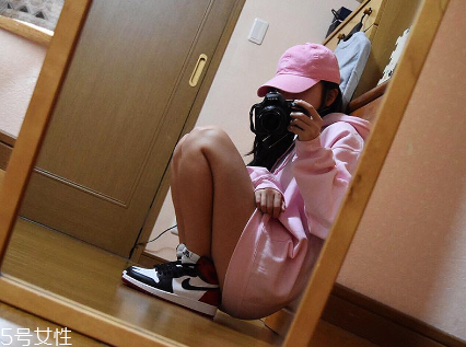 aj 1黑腳趾有女款嗎？aj 1黑腳趾有女生碼數(shù)嗎