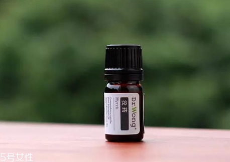 沒藥精油可以滴在內(nèi)褲上嗎？沒藥精油滴在內(nèi)褲上的好處