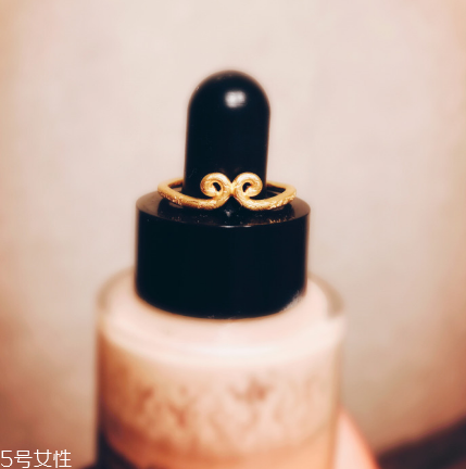 緊箍咒戒指怎么帶方向？緊箍咒戒指正反正確戴法