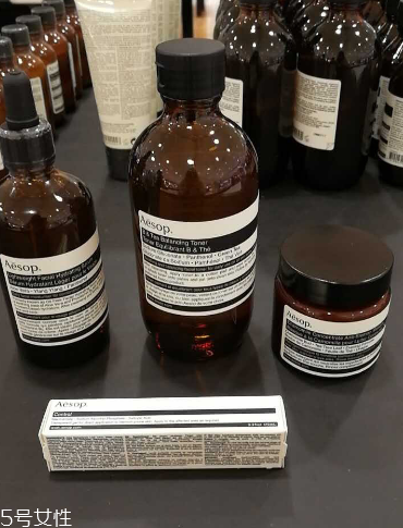 伊索維他命b與綠茶平衡調理液主要成分有哪些