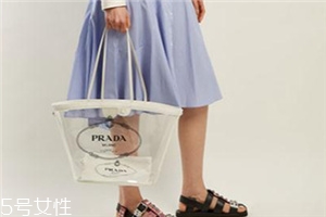 prada pvc塑料透明包多少錢？prada透明塑料包價格