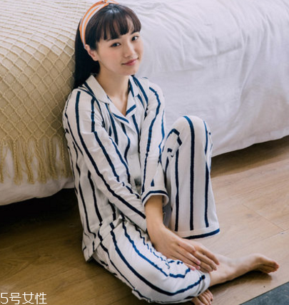 睡衣上的奶漬怎么去除？睡衣上有奶漬怎么洗
