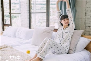 睡衣大點(diǎn)好還是小點(diǎn)好？睡衣買大的還是小的