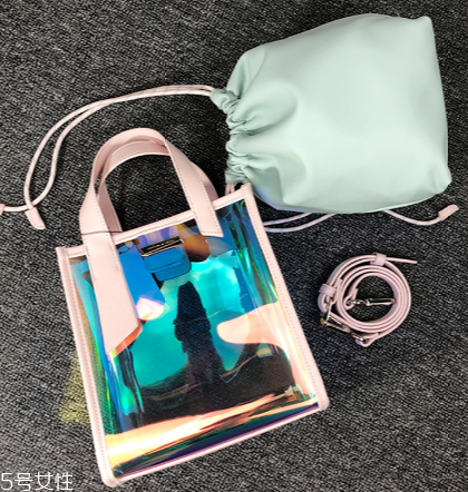 小ck鐳射包有幾種顏色？charles keith鐳射包顏色介紹