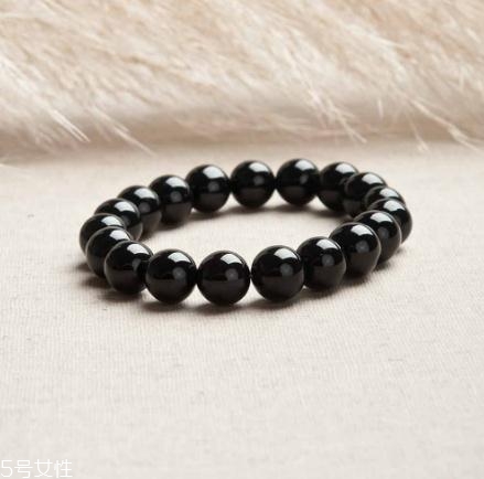 黑瑪瑙手串多少顆？黑瑪瑙手串顆數(shù)講究