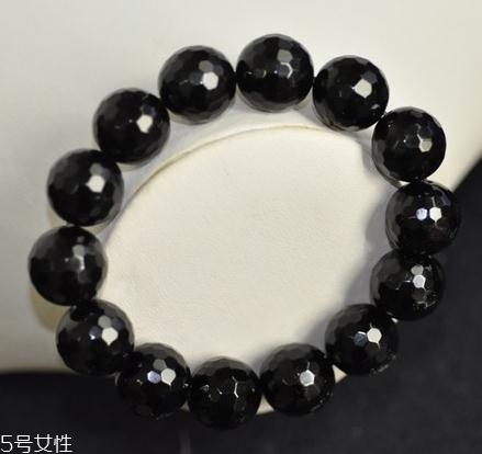 黑瑪瑙手串戴哪只手？黑瑪瑙手串佩戴忌諱