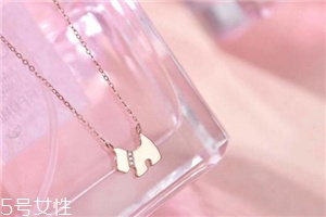 項(xiàng)鏈?zhǔn)屈S金還是k金好？項(xiàng)鏈選黃金還是k金
