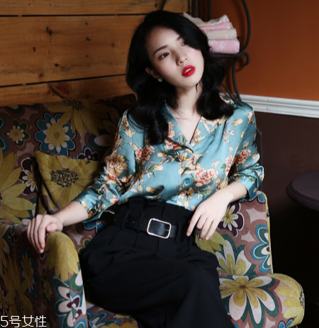 絲質(zhì)襯衫怎么搭配？絲質(zhì)襯衫搭配圖片