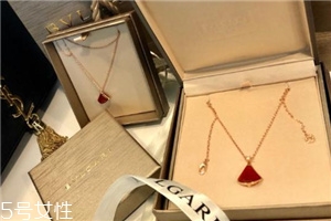 寶格麗扇子項(xiàng)鏈多少錢？寶格麗小扇子項(xiàng)鏈價(jià)格